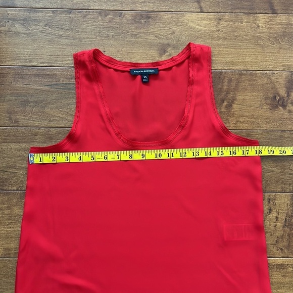 Banana republic Sleeveless Picot Trim Top Cherry red. Loose fitting Size XS - Picture 7 of 8